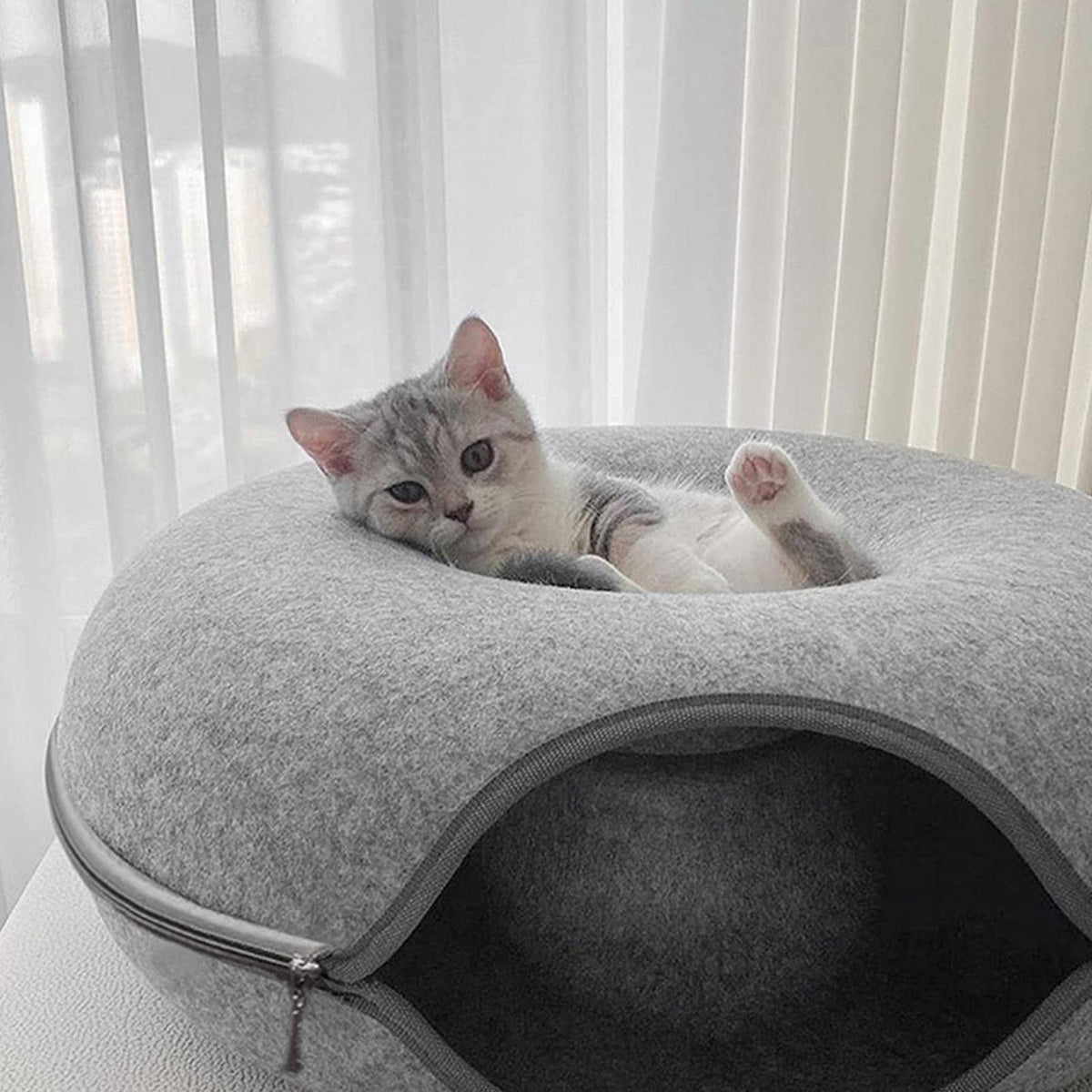CAT DONUT-CAVE ™ BED